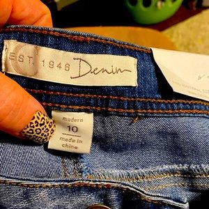 Established 1946 Modern Ankle Jeans